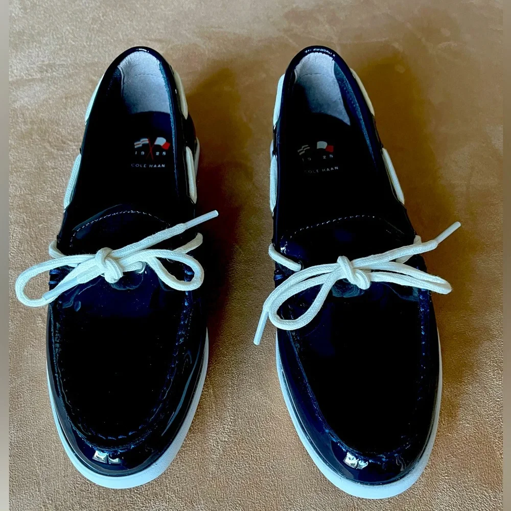 Women’s Cole Haan Navy Patent ‘Nantucket’ Camp Moc
Loafer SZ 9B - Picture 1 of 6